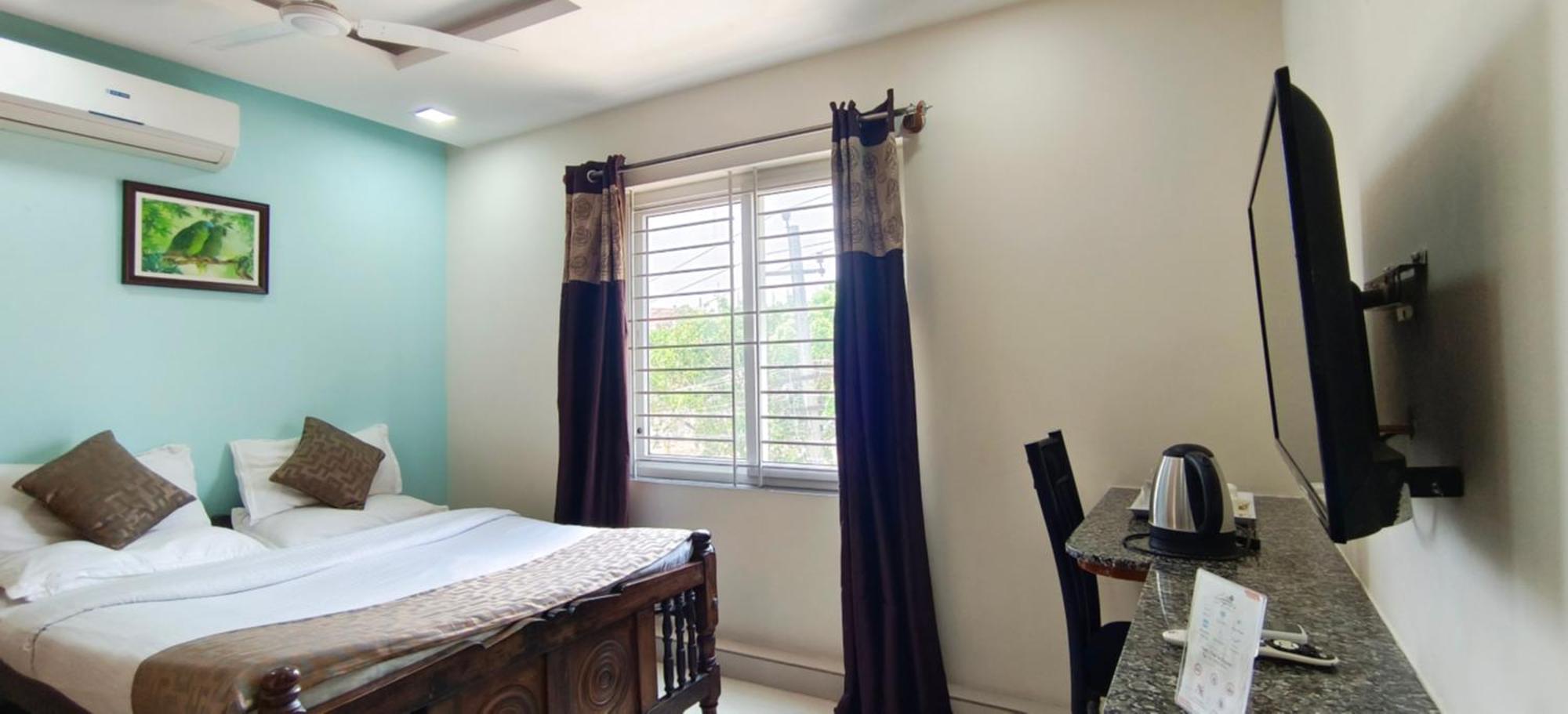 Sugamya Corner Guesthouse Maisur Dış mekan fotoğraf